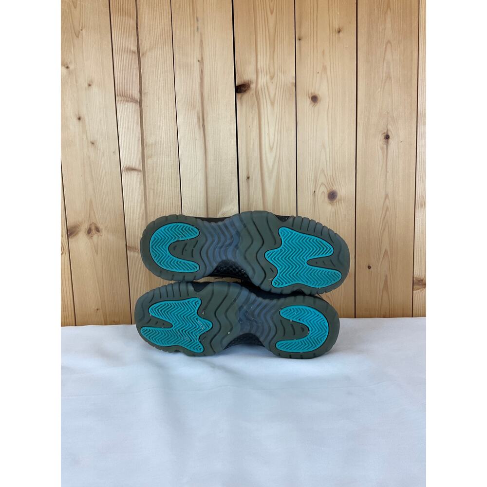 Air Jordan 11 Retro, Gamma Blue - Youth 5.5 - Picture 5 of 9